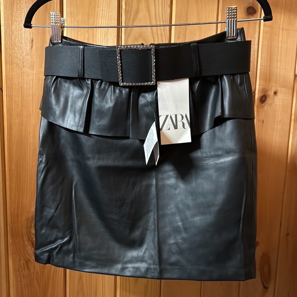 Zara Black Mini Pencil Skirt with Ruffled Detail